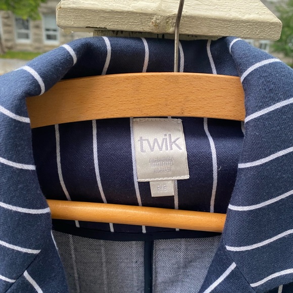 Size Small Women’s Blazer/Jacket - Picture 2 of 2